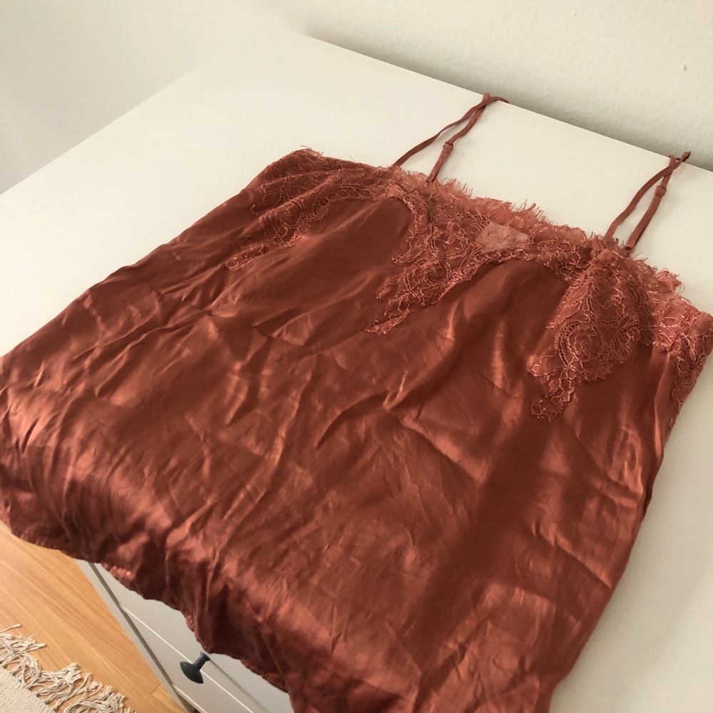 CAMI stunning silk with lace detail